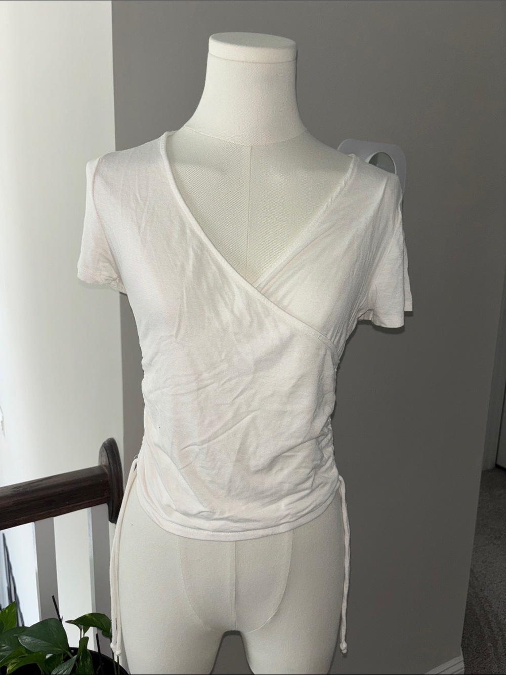 3 Women’s Short Sleeve Wrap Crop Top - Black, White, Green - Picture 5 of 6